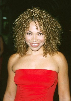 Фото - Тиша Кэмпбелл: 281x400 / 27 Кб