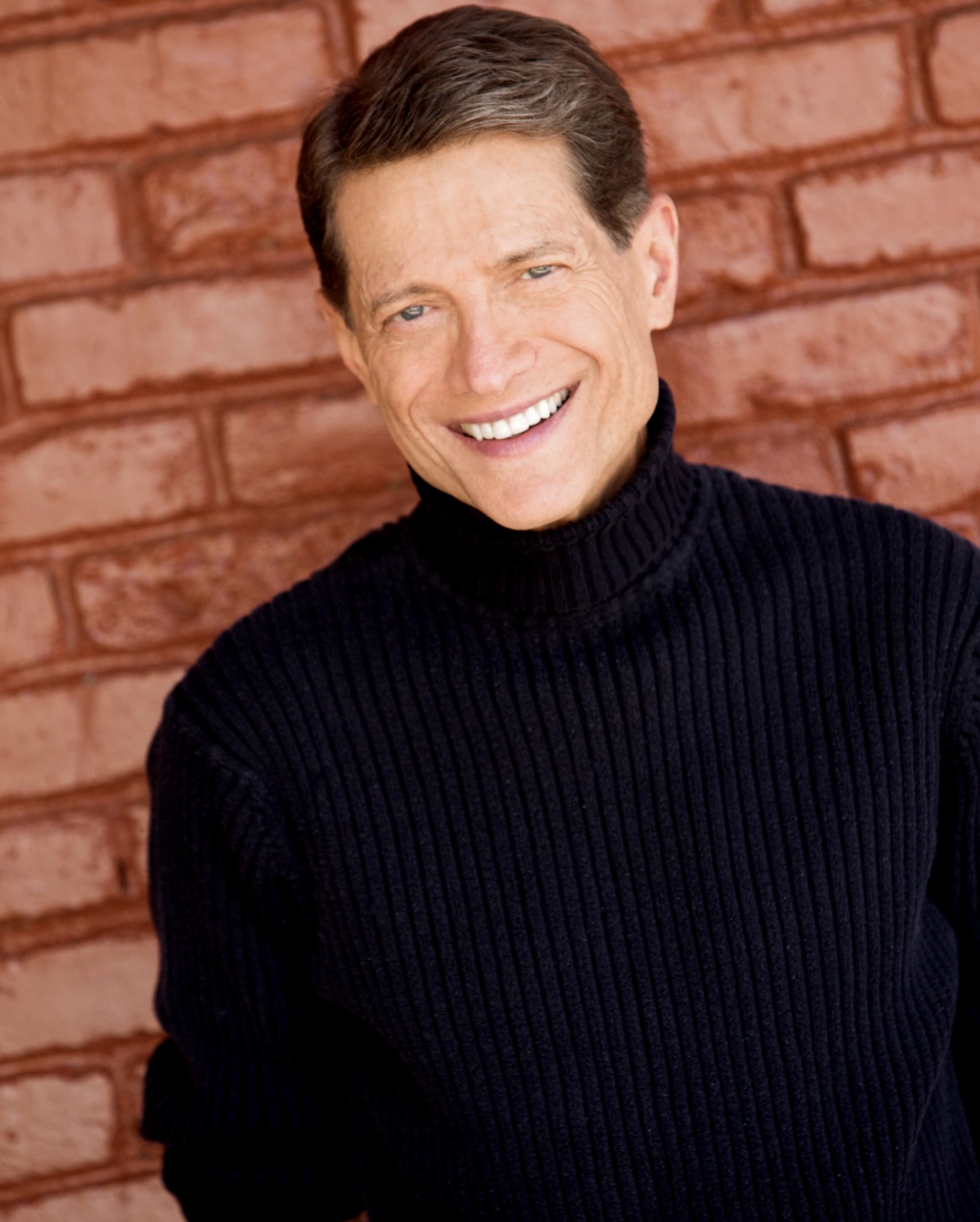 Фото - Эндрю Амадор: 1642x2048 / 332 Кб