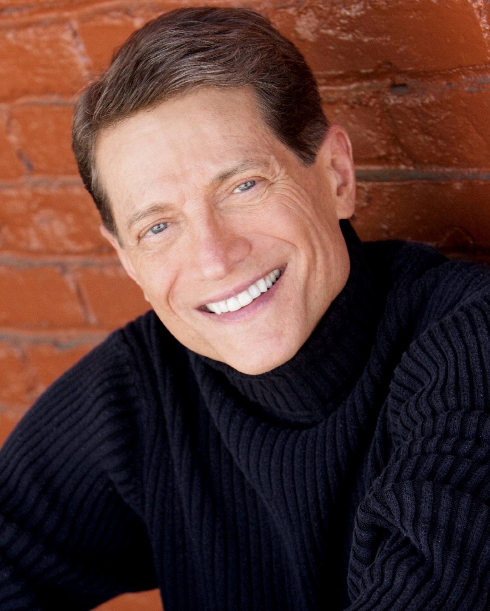 Фото - Эндрю Амадор: 1642x2048 / 383 Кб