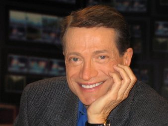 Фото - Эндрю Амадор: 338x254 / 16 Кб