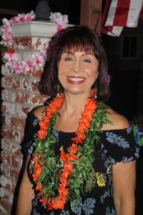 Фото - Beverly Overstreet: 480x720 / 81 Кб