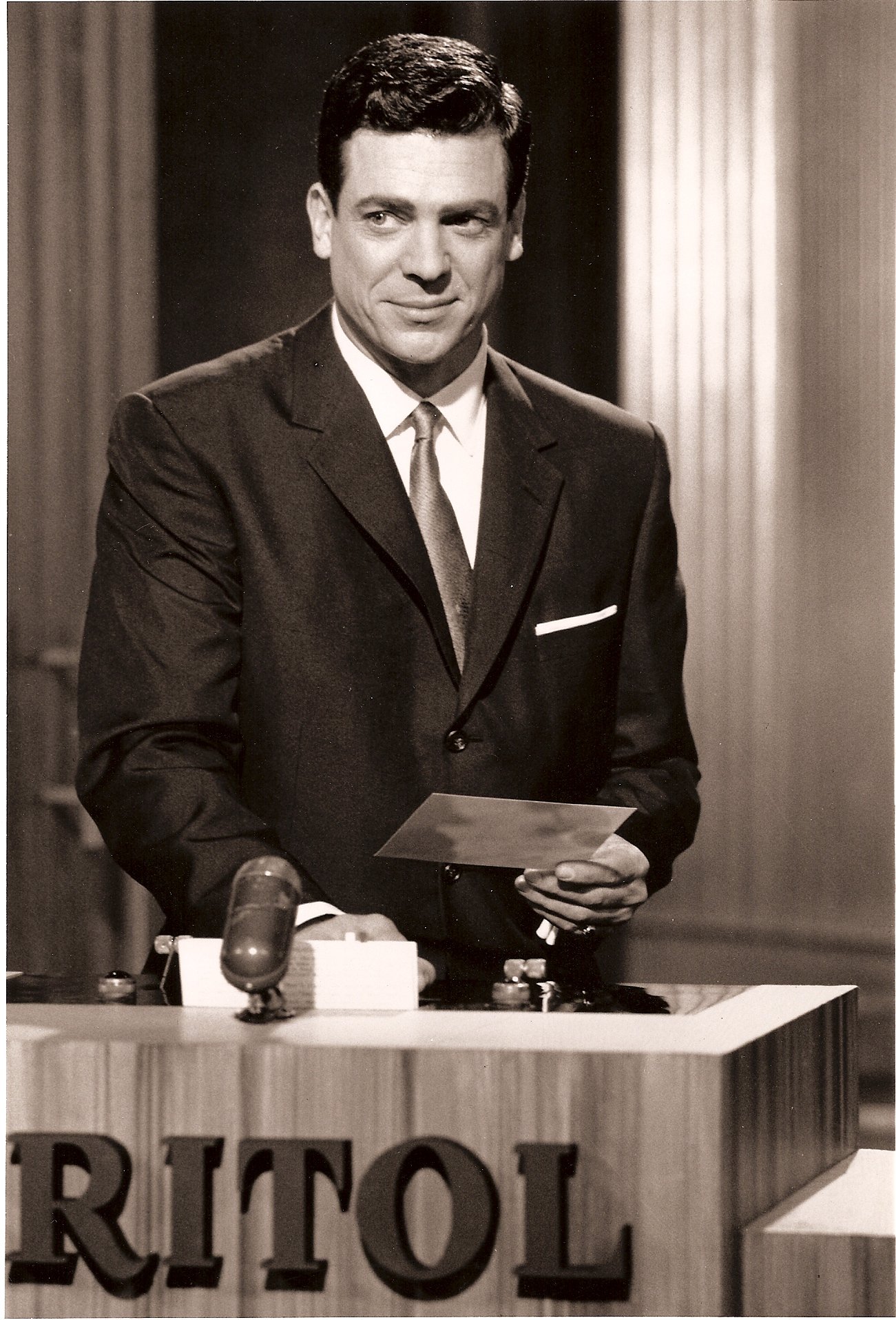 Фото - Кристофер МакДональд: 1301x1916 / 484 Кб