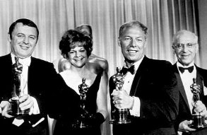 Фото - Джордж Кеннеди: 293x191 / 17 Кб