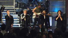 Фото - Род Стюарт: 228x130 / 11 Кб