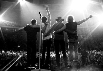 Фото - Джон Бон Джови: 347x241 / 21 Кб