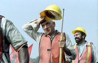 Фото - Бен Кингсли: 314x203 / 17 Кб