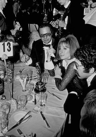 Фото - Эллиотт Гулд: 317x450 / 39 Кб