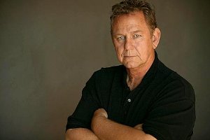 Фото - Эрни Лайвли: 300x200 / 9 Кб