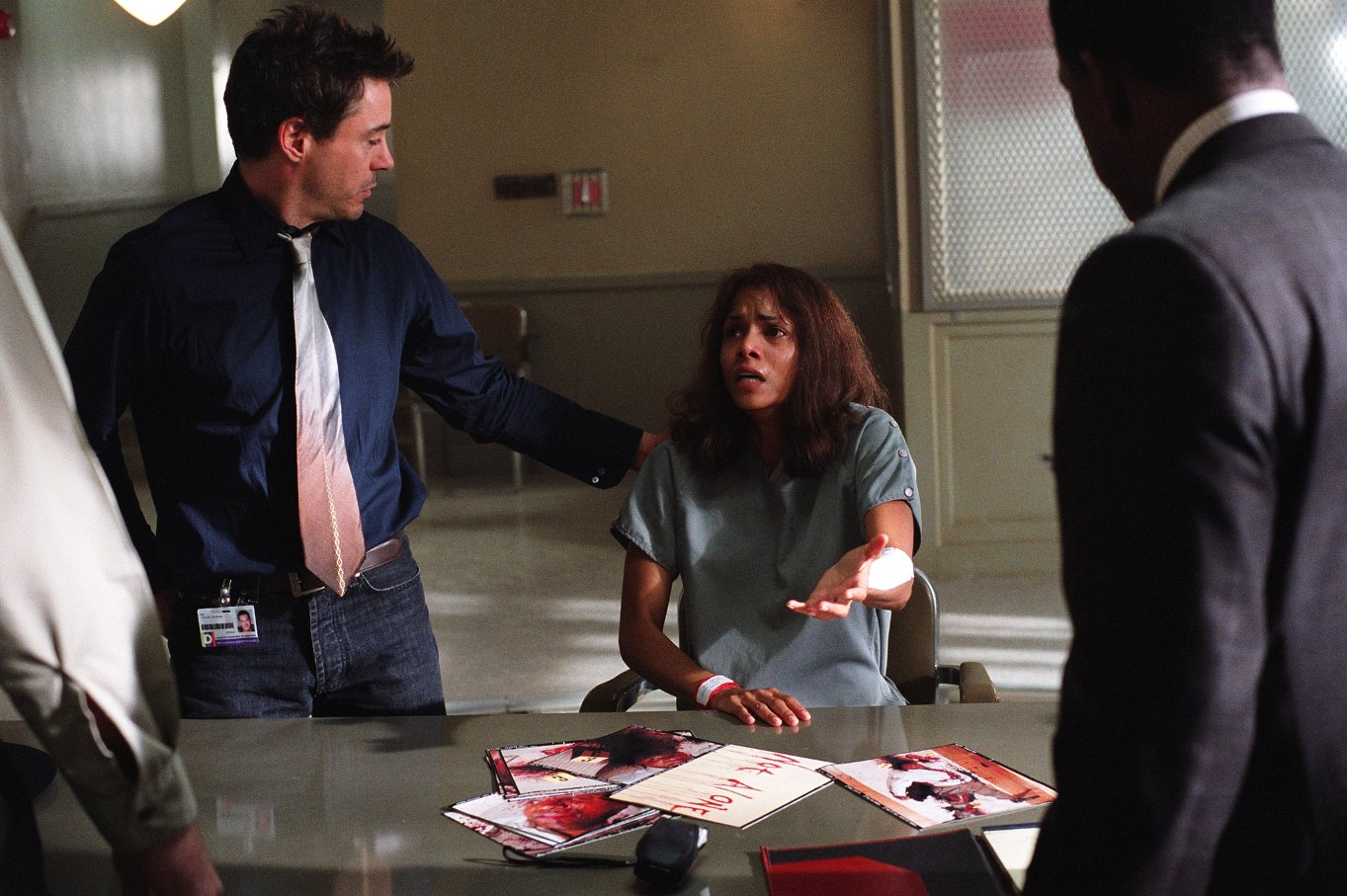 Фото - Холли Берри: 1363x907 / 225 Кб