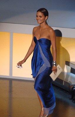 Фото - Холли Берри: 255x400 / 17 Кб