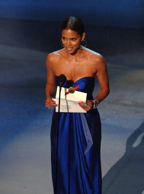 Фото - Холли Берри: 297x400 / 17 Кб