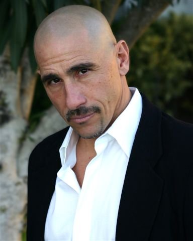 Фото - Пол Карафотес: 384x480 / 22 Кб