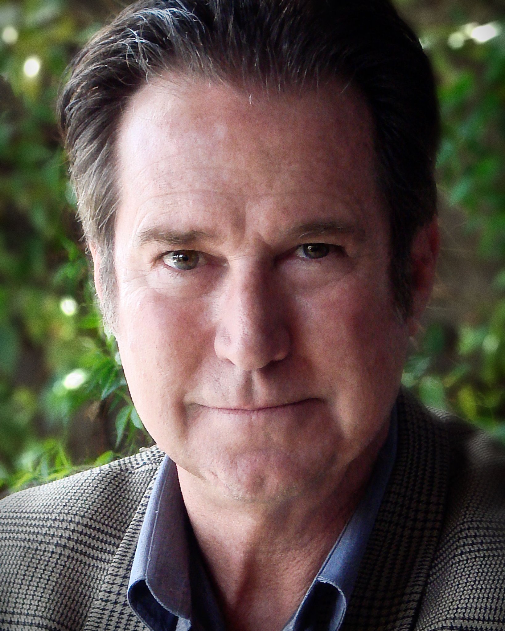 Фото - Д. Дэвид Морин: 1638x2048 / 610 Кб