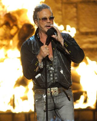 Фото - Микки Рурк: 321x400 / 29 Кб