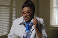 Фото - Си Си Эйч Паундер: 239x159 / 9 Кб