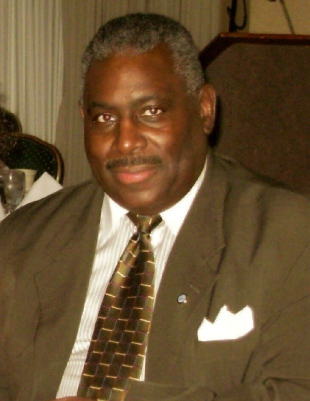 Фото - Lorenzo Clemons: 619x800 / 71 Кб