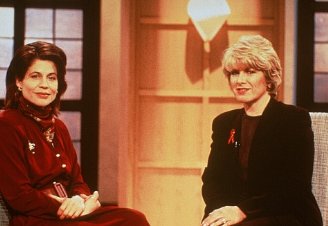 Фото - Линда Хэмилтон: 328x226 / 17 Кб