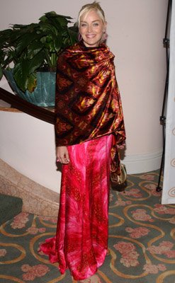 Фото - Шэрон Стоун: 247x400 / 27 Кб