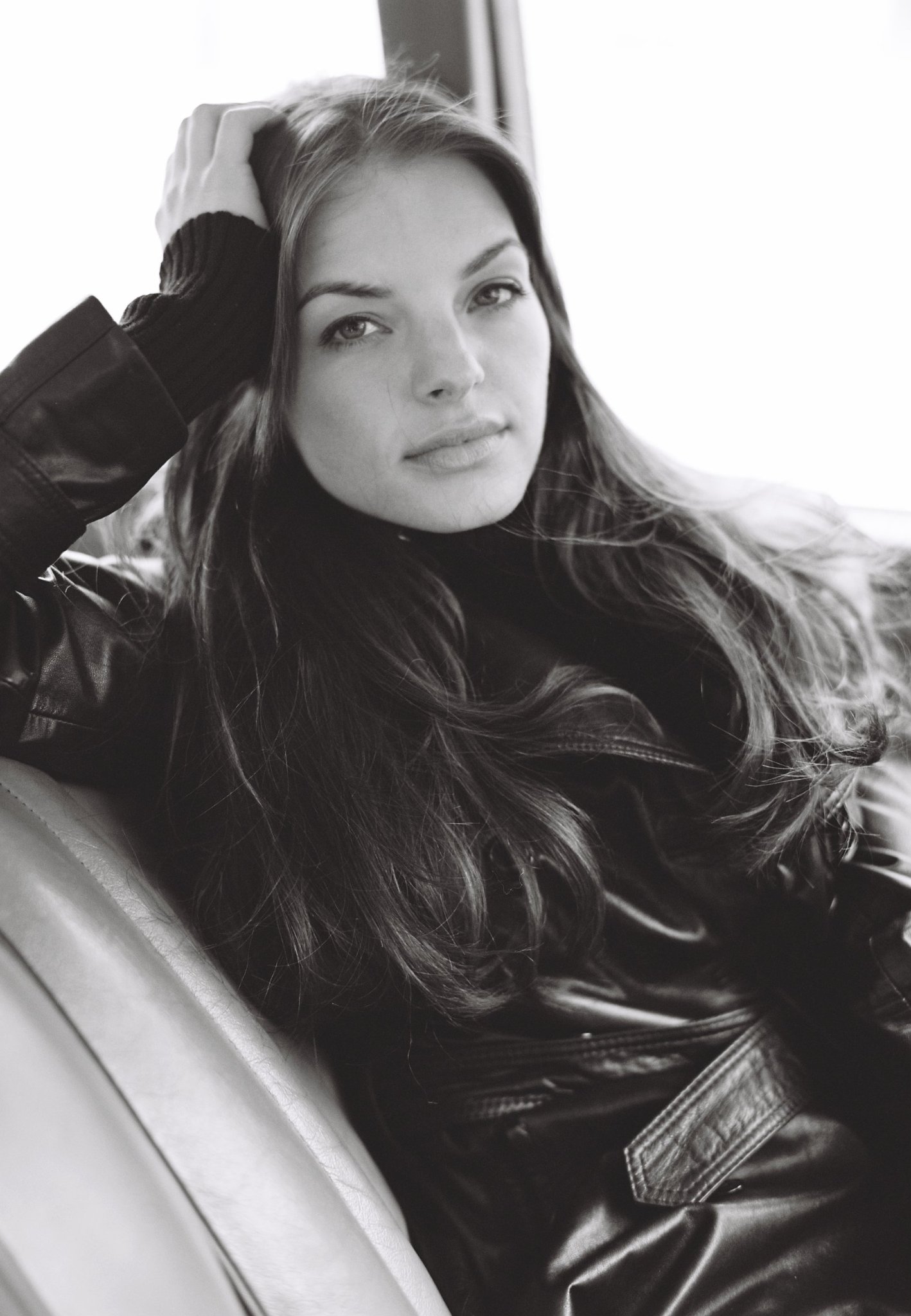 Фото - Ивонн Каттерфельд: 1418x2048 / 295 Кб