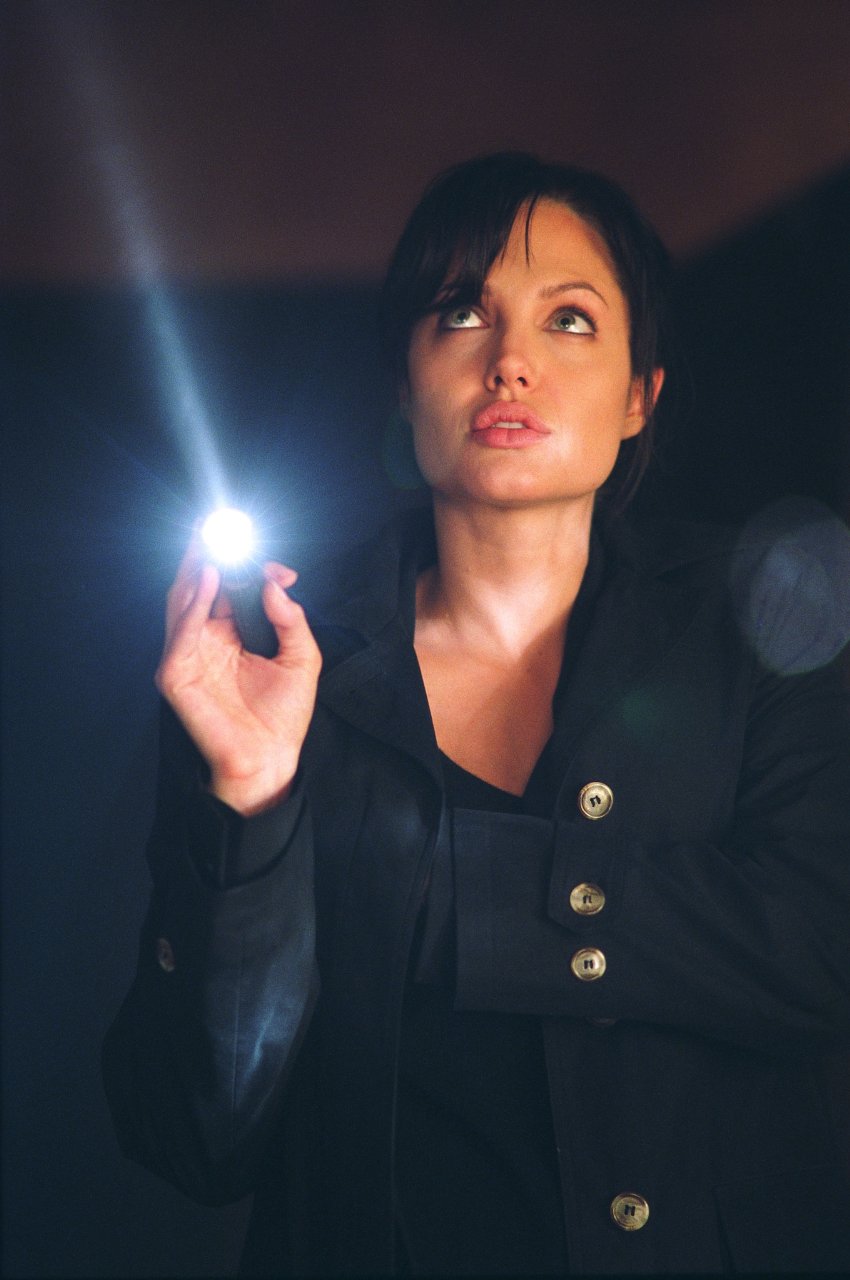 Фото - Анджелина Джоли: 850x1280 / 110 Кб