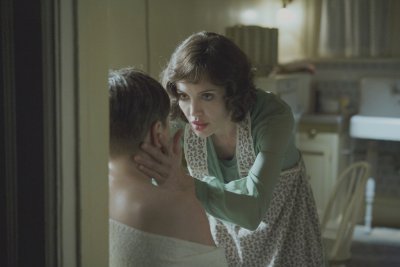 Фото - Анджелина Джоли: 400x267 / 16 Кб