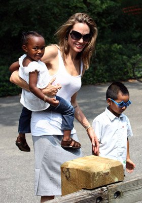 Фото - Анджелина Джоли: 280x400 / 32 Кб