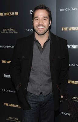 Фото - Джереми Пивен: 256x400 / 17 Кб