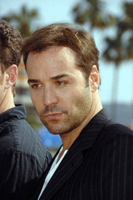 Фото - Джереми Пивен: 266x400 / 24 Кб