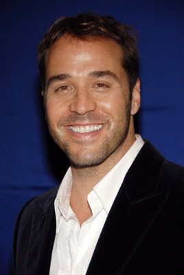 Фото - Джереми Пивен: 268x400 / 17 Кб