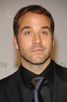 Фото - Джереми Пивен: 266x400 / 18 Кб