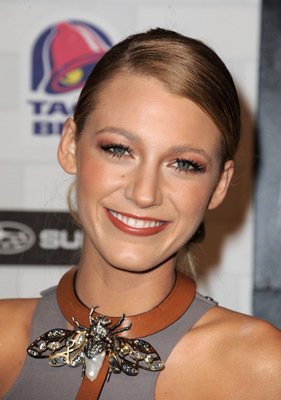 Фото - Блейк Лайвли: 281x400 / 23 Кб