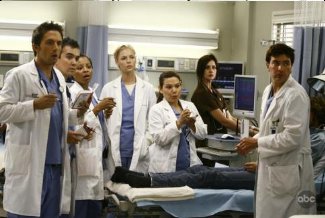 Фото - Эллен Помпео: 325x218 / 22 Кб