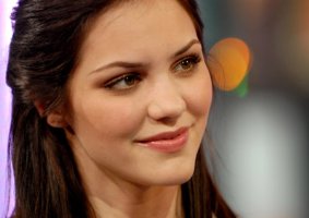 Фото - Кэтрин МакФи: 283x200 / 11 Кб