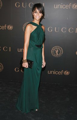 Фото - Рианна: 256x400 / 15 Кб