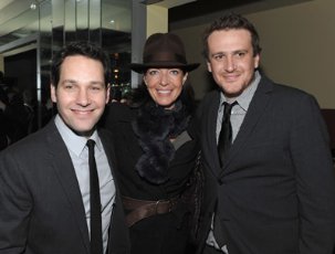 Фото - Джейсон Сигел: 303x230 / 14 Кб