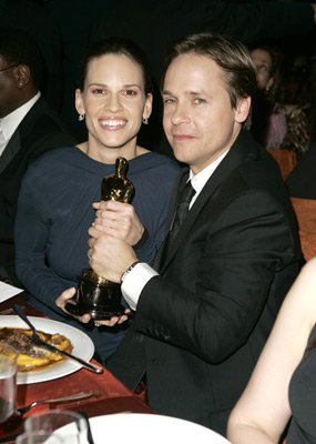 Фото - Хилари Суэнк: 285x400 / 24 Кб