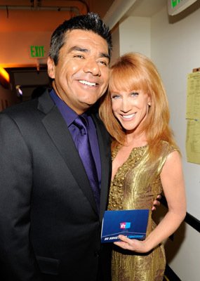 Фото - Джордж Лопес: 285x400 / 24 Кб