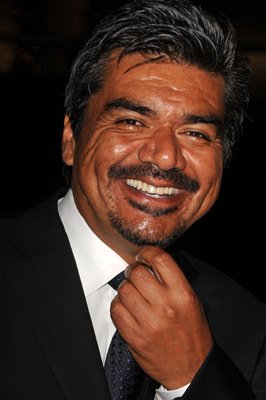 Фото - Джордж Лопес: 266x400 / 19 Кб