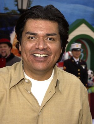 Фото - Джордж Лопес: 303x400 / 25 Кб