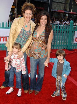 Фото - Джоэли Фишер: 294x400 / 38 Кб