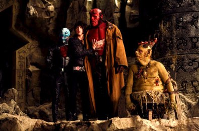 Фото - Сэльма Блэр: 395x260 / 32 Кб