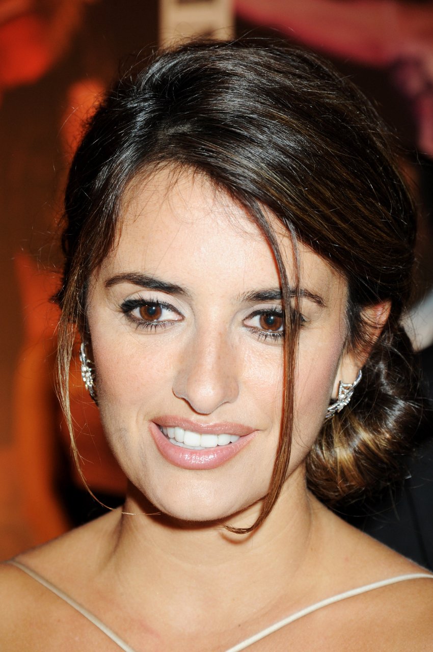 Фото - Пенелопа Крус: 850x1280 / 192 Кб