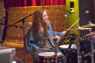 Фото - Мэри-Кейт Олсен: 323x215 / 22 Кб