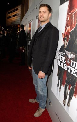 Фото - Джошуа Джексон: 254x400 / 22 Кб