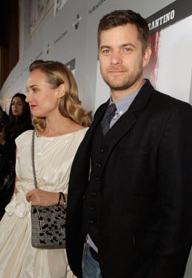 Фото - Джошуа Джексон: 277x400 / 21 Кб