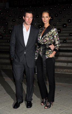 Фото - Эдвард Бернс: 254x400 / 22 Кб