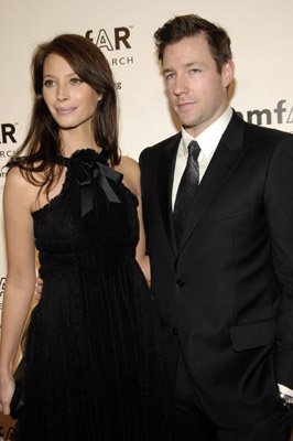 Фото - Эдвард Бернс: 266x400 / 20 Кб