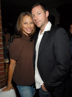 Фото - Эдвард Бернс: 296x400 / 21 Кб