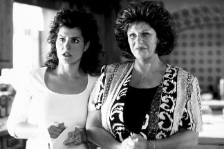 Фото - Ниа Вардалос: 324x216 / 19 Кб