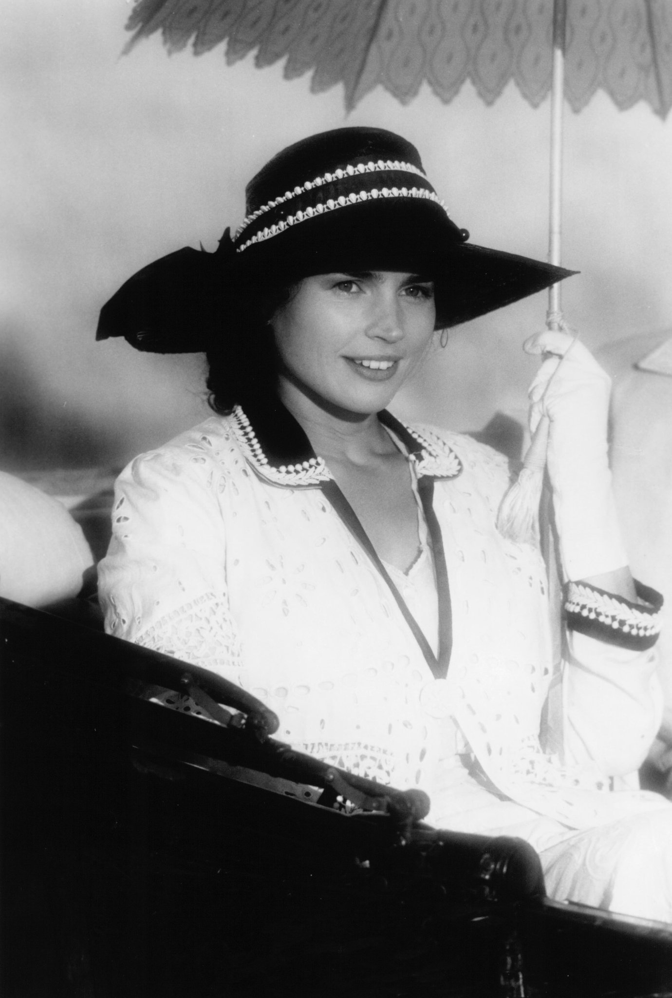 Фото - Джулия Ормонд: 1380x2048 / 257 Кб